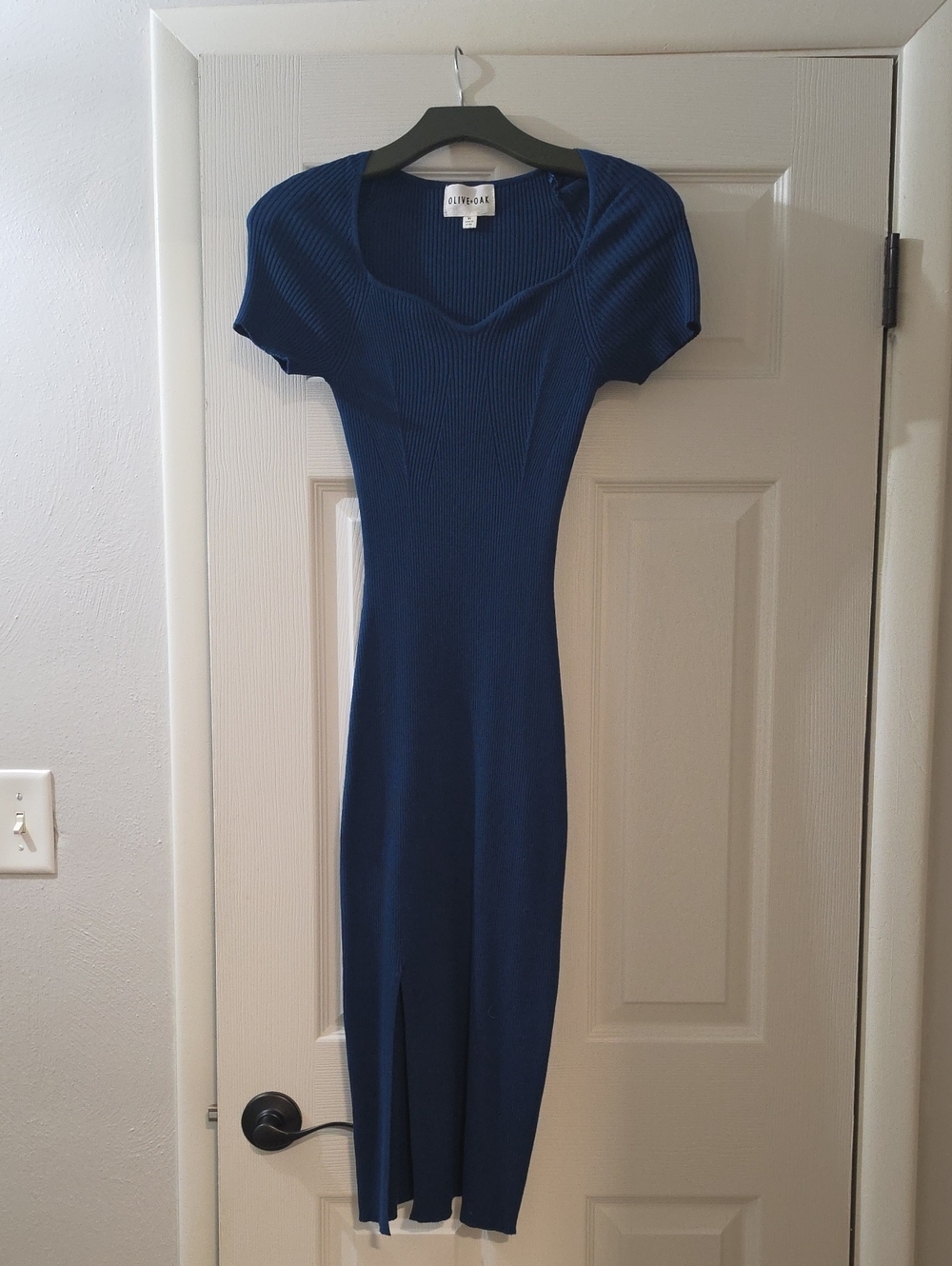 Olive & Oak Deep Blue Ribbed Midi Dress